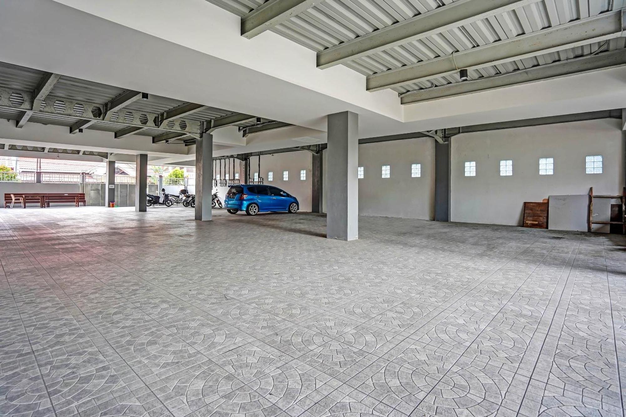 Oyo 90889 Dkb Residence Surabaya Exterior photo